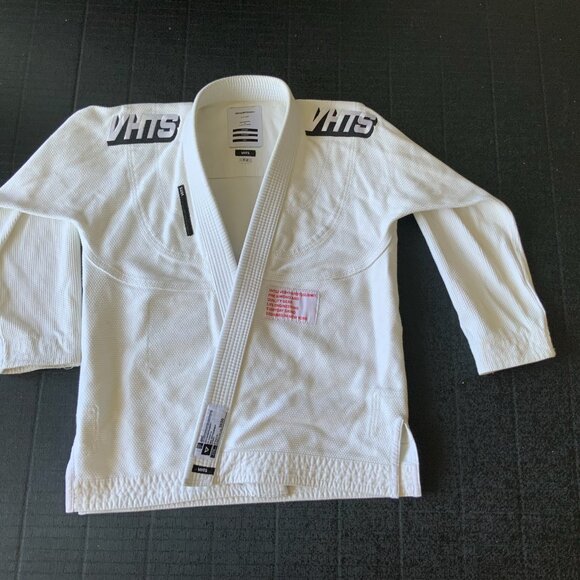 White VHTS gi (2020) - Picture 2 of 3